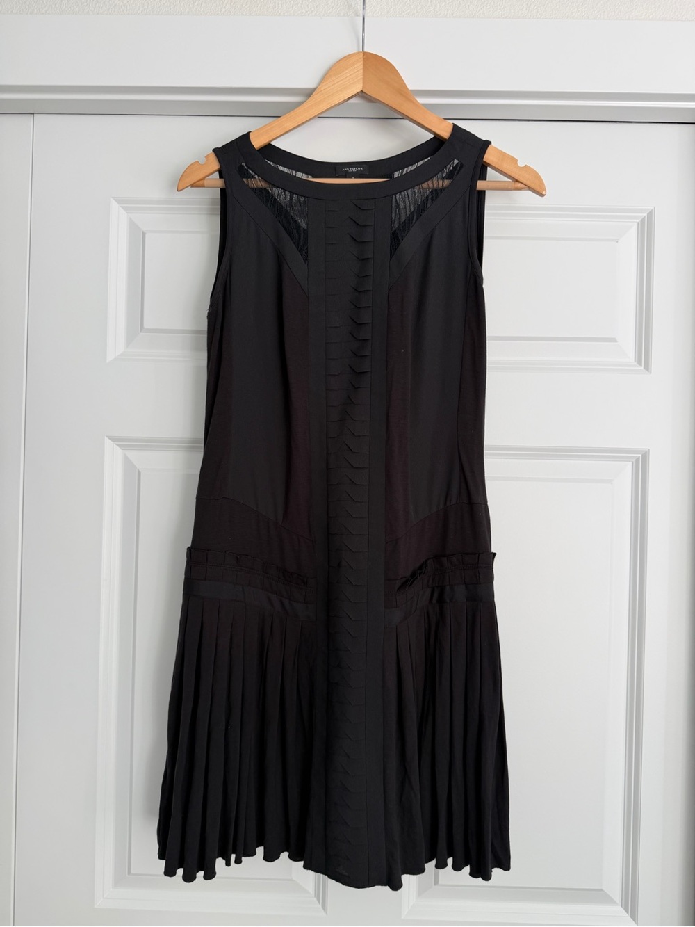 Ann Taylor Black Sleeveless Pleated Drop-Waist Dress